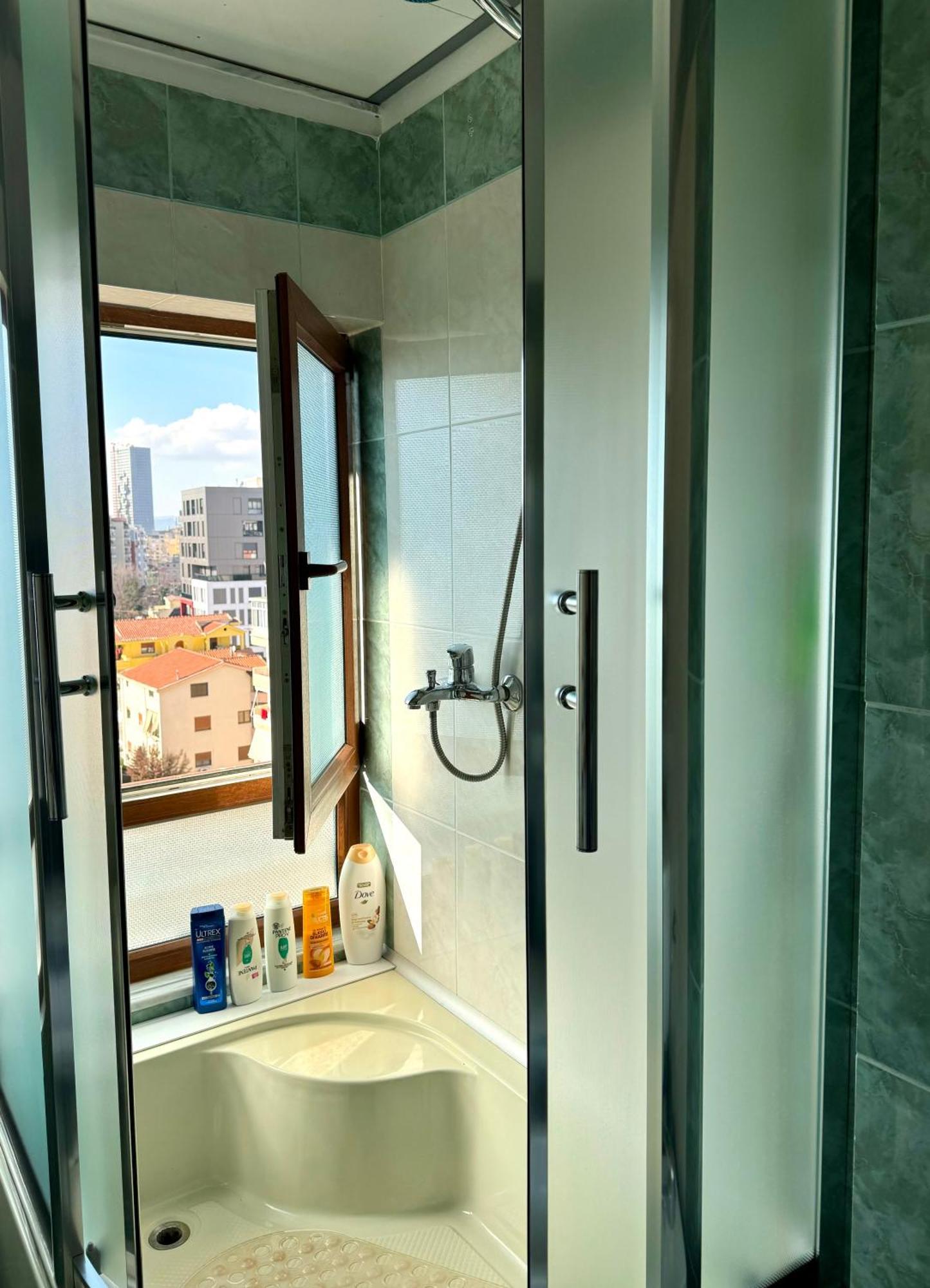 Skyview Oasis Premium Apartment Tirana Exterior foto