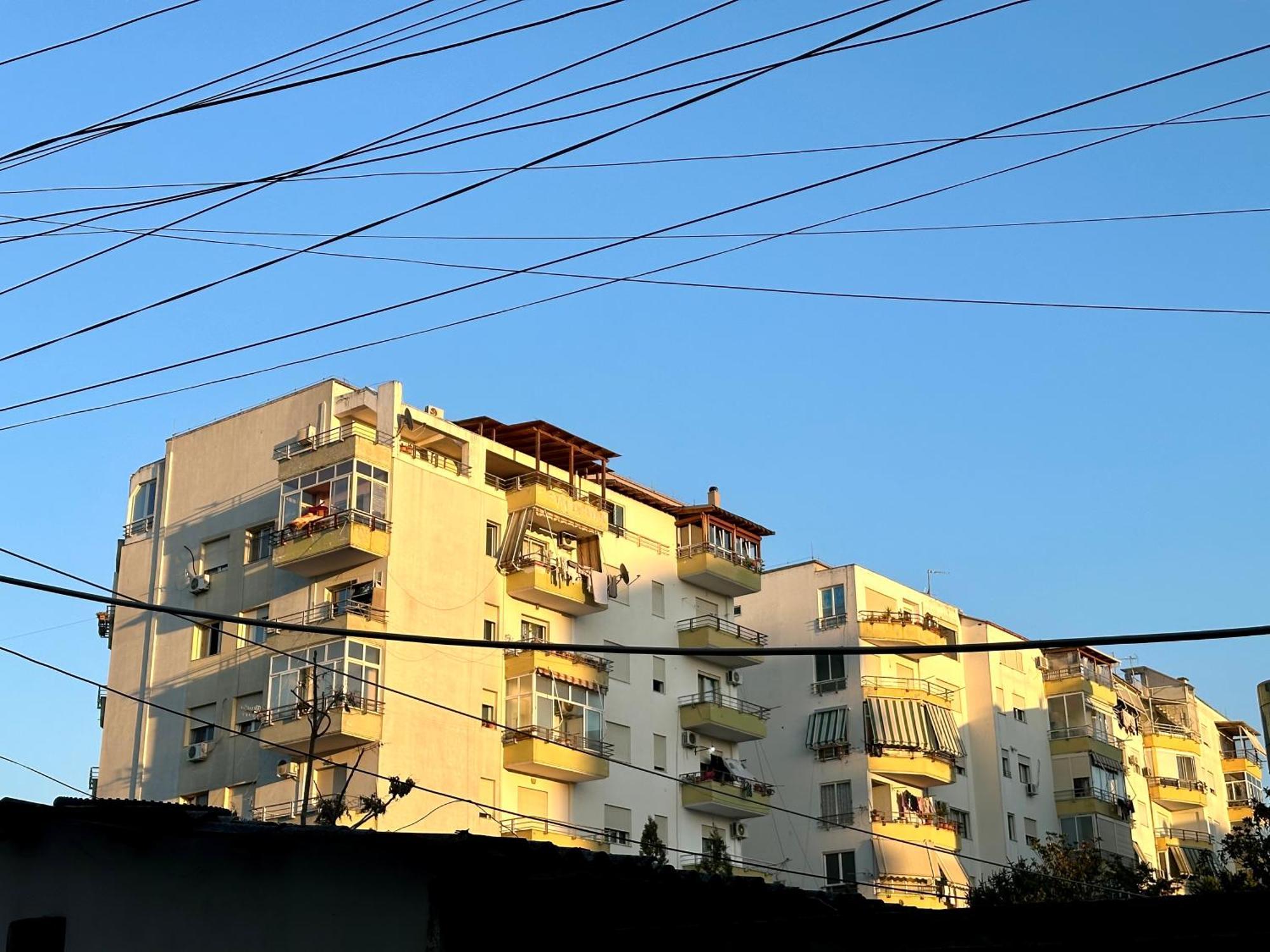 Skyview Oasis Premium Apartment Tirana Exterior foto