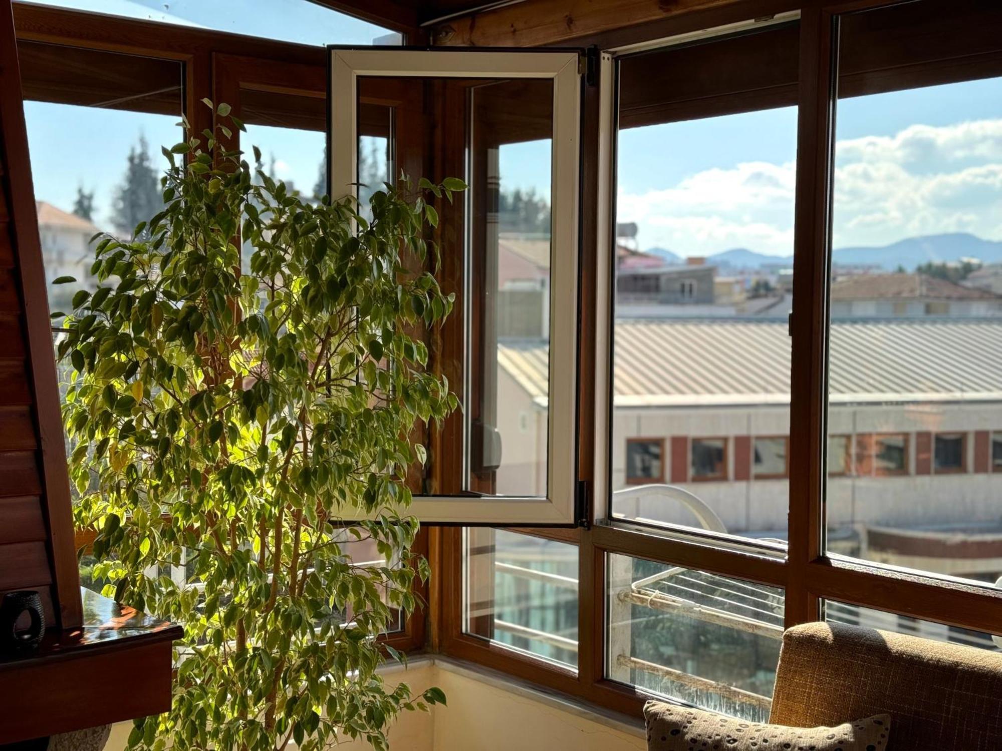 Skyview Oasis Premium Apartment Tirana Exterior foto